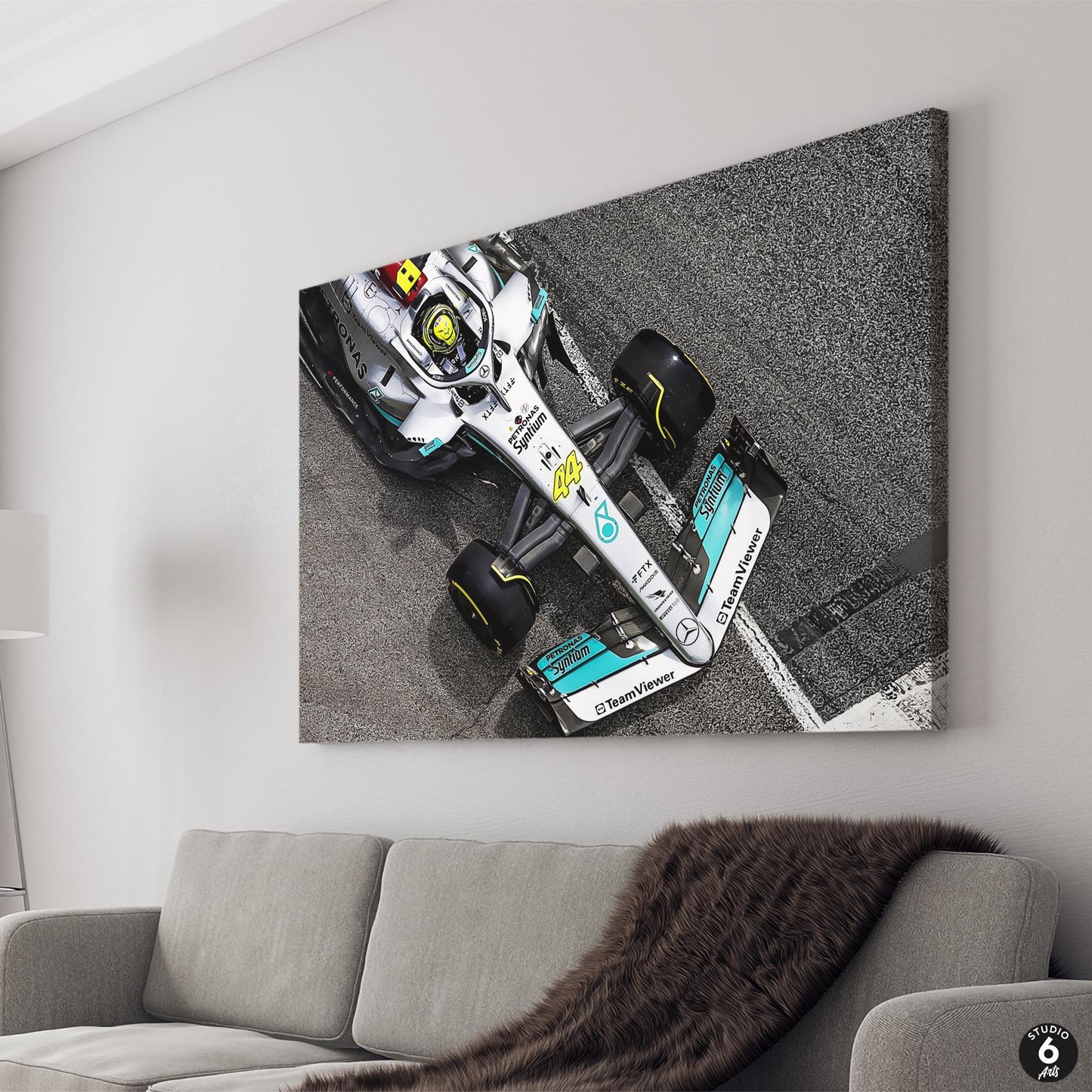 Mercedes F1 - W13